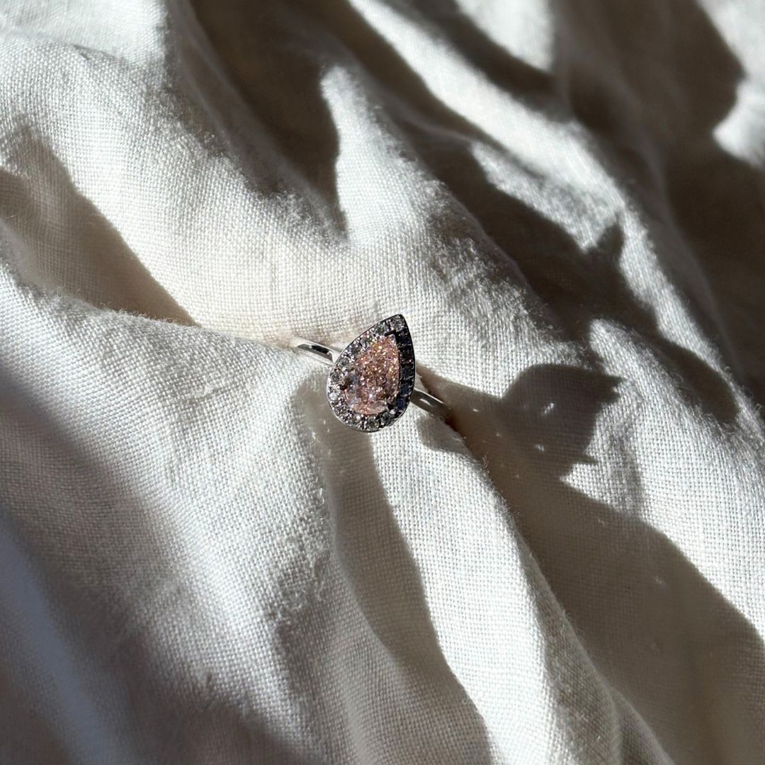 Fancy Pink Pear Lab-Grown Diamond Ring 004