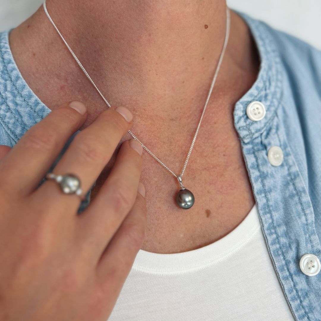 Lela Tahitian Pendant